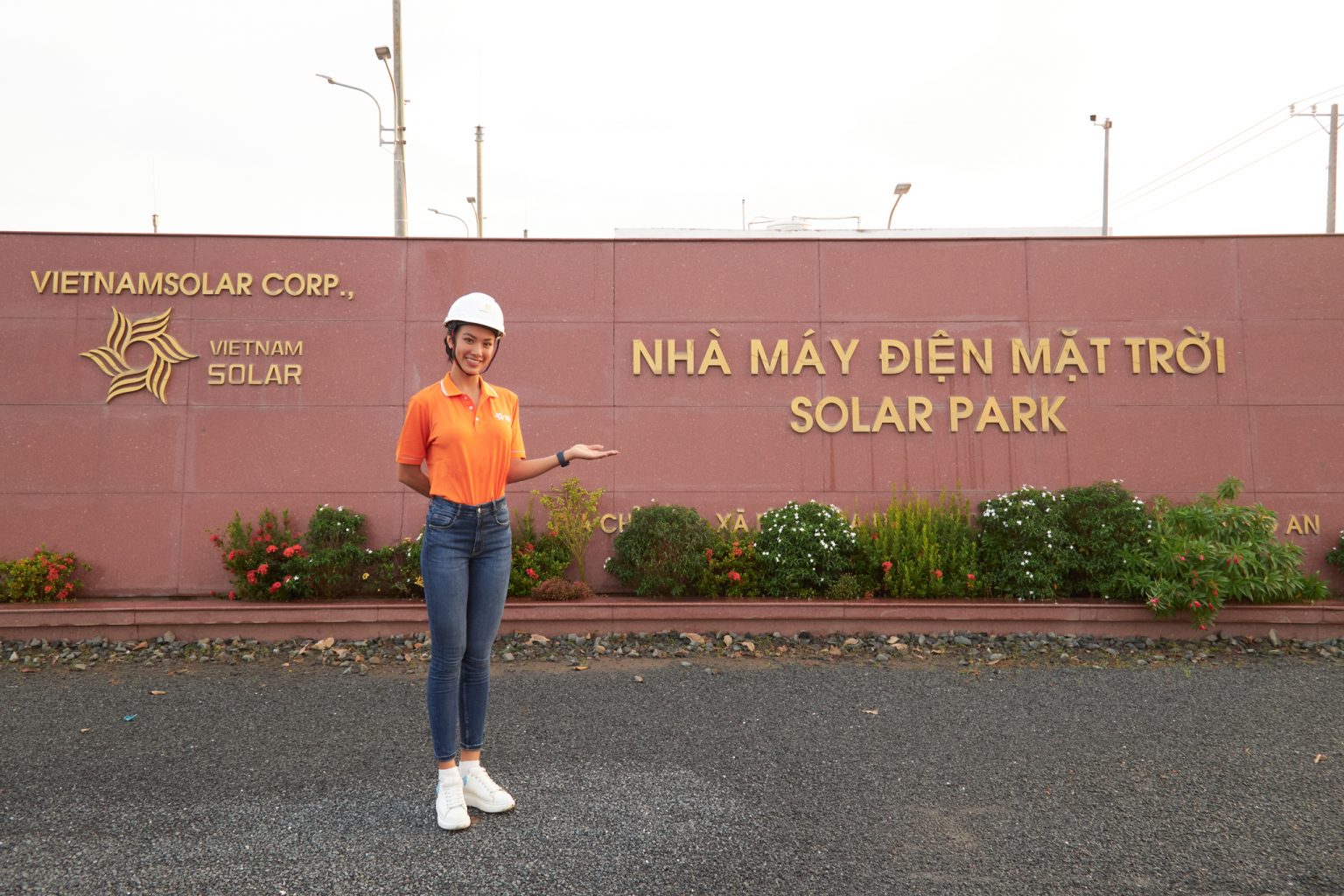 KIM DUYÊN LÀM ĐẠI SỨ VIETNAM SOLAR PARK, TRUYỀN TẢI THÔNG ĐIỆP VỀ NĂNG LƯỢNG SẠCH