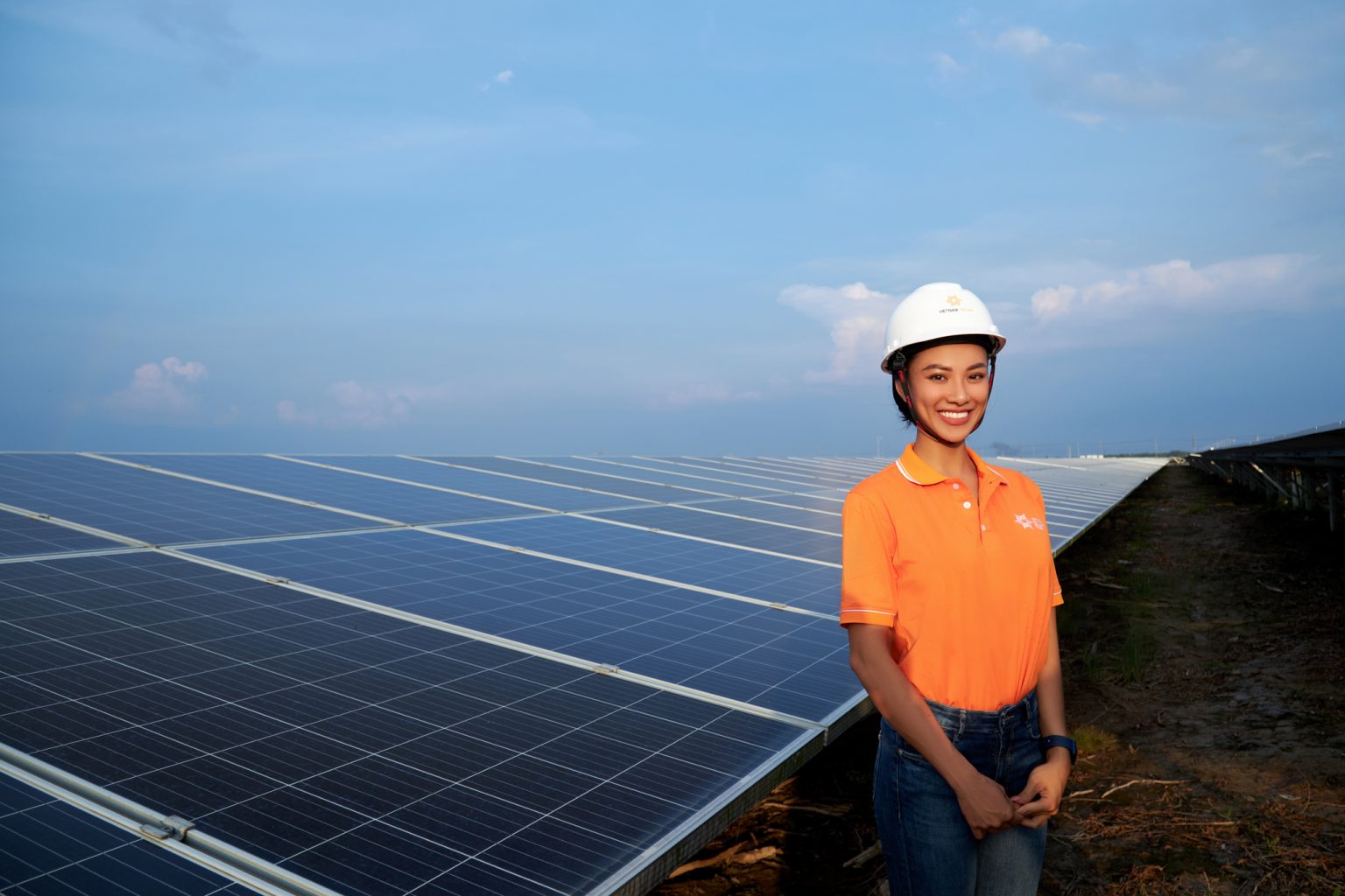 KIM DUYÊN LÀM ĐẠI SỨ VIETNAM SOLAR PARK, TRUYỀN TẢI THÔNG ĐIỆP VỀ NĂNG LƯỢNG SẠCH