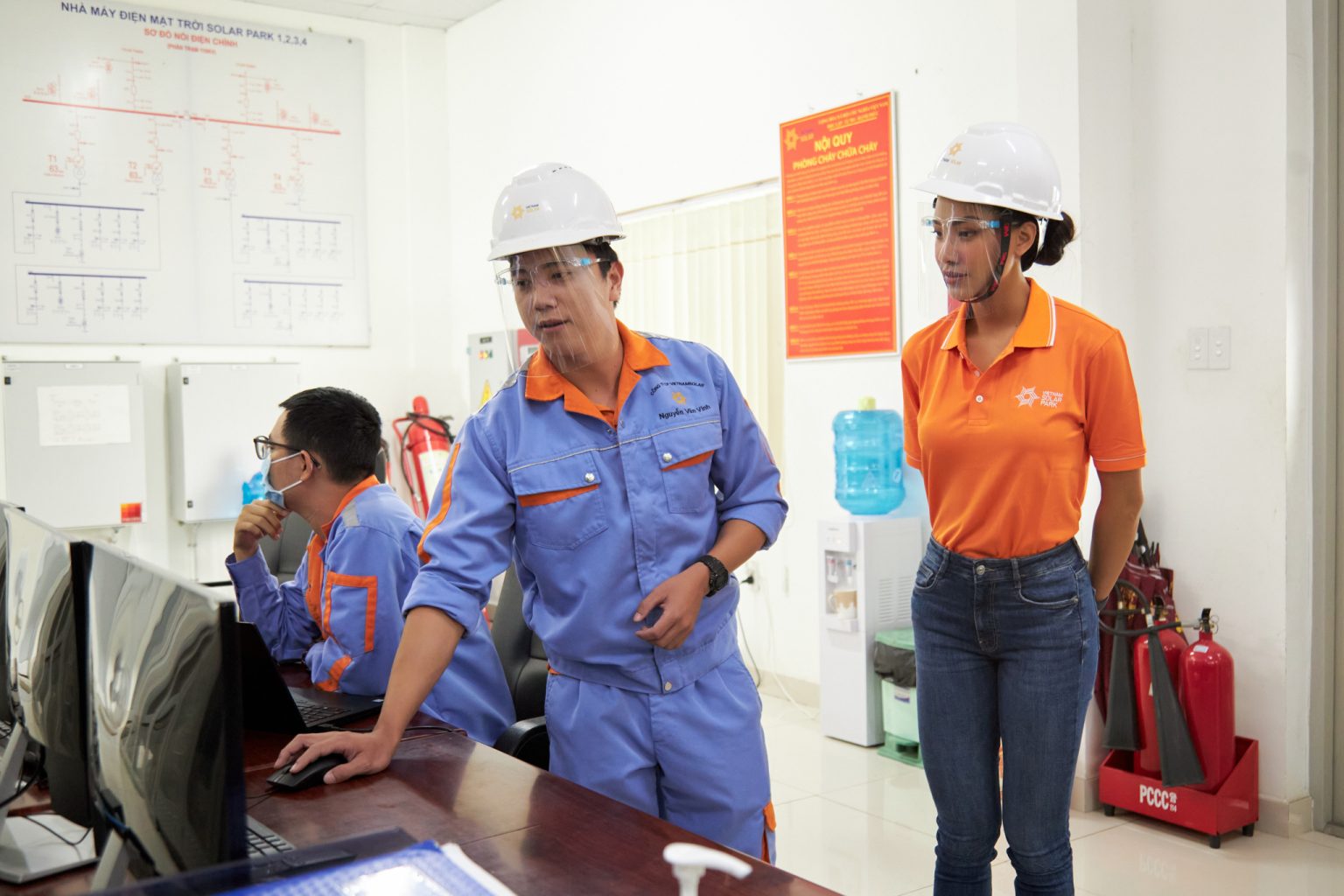 KIM DUYÊN LÀM ĐẠI SỨ VIETNAM SOLAR PARK, TRUYỀN TẢI THÔNG ĐIỆP VỀ NĂNG LƯỢNG SẠCH