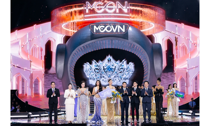 NGUYỄN HOÀNG PHƯƠNG LINH CHÍNH THỨC ĐĂNG QUANG HOA HẬU HOÀN VŨ VIỆT NAM - MISS COSMO VIETNAM 2025