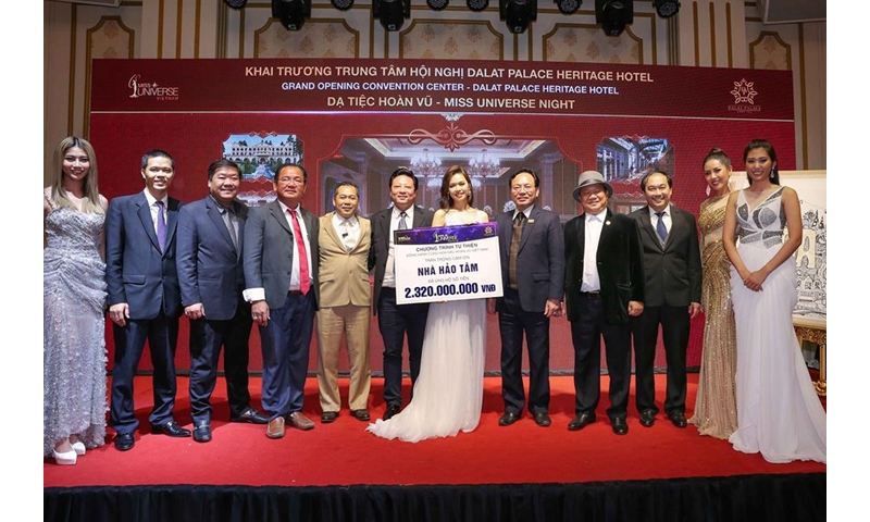 THÍ SINH HOA HẬU HOÀN VŨ VIỆT NAM KHOE SẮC TRONG DẠ TIỆC HOÀN VŨ – MISS UNIVERSE NIGHT