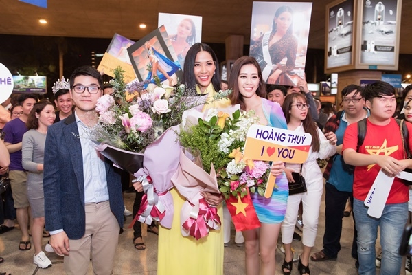 Á hậu Hoàng Thùy trở về Việt Nam sau 10 ngày thi Miss Universe 2019 tại Mỹ
