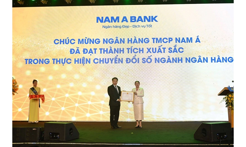 ĐẦU NĂM 2024, NAM A BANK NHẬN HÀNG LOẠT BẰNG KHEN VỀ CHUYỂN ĐỔI SỐ