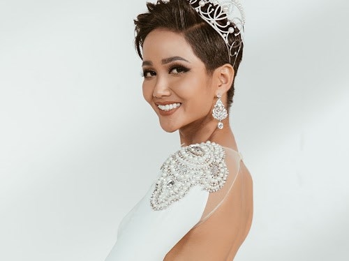 H’Hen Niê là Hoa hậu đầu tiên thực hiện series thực tế, công khai toàn bộ quá trình chuẩn bị cho 