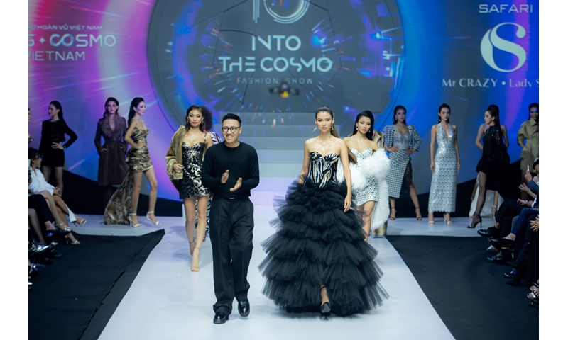 Top 39 thí sinh Hoa hậu Hoàn vũ Việt Nam - Miss Cosmo Vietnam lộng lẫy trong trang phục của thương hiệu thời trang Mr Crazy & Lady Sexy