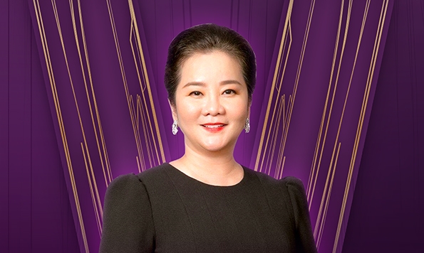BÀ VÕ THỊ XUÂN TRANG - HIỆU TRƯỞNG TRƯỜNG JOHN ROBERT POWERS - TRƯỞNG BAN GIÁM KHẢO