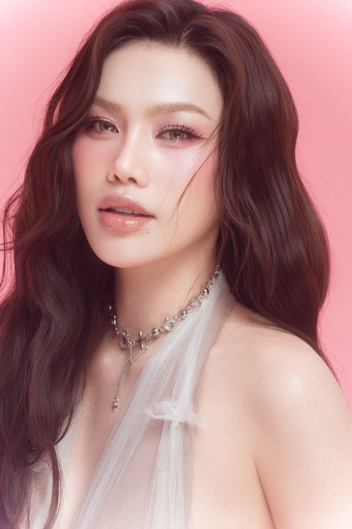 Á HẬU HOÀN VŨ VIỆT NAM 2025 ĐỖ CẨM LY: “TUỔI 22, TÔI CHỌN BƯỚC ĐI CHẬM MÀ CHẮC ĐỂ PHÁT TRIỂN BỀN VỮNG”