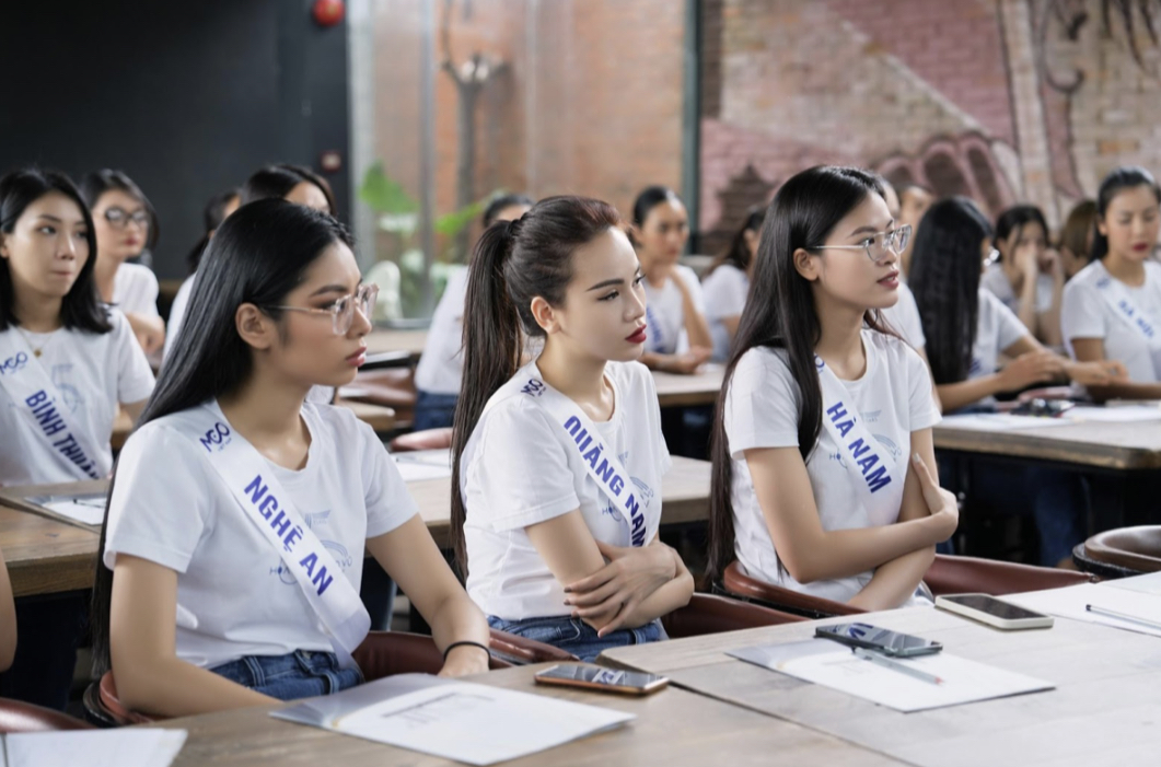 Á HẬU THUỶ TIÊN CÙNG UNIFORCE ACADEMY GIÚP THÍ SINH HOA HẬU HOÀN VŨ VIỆT NAM – MISS COSMO VIETNAM 2023 “BỎ TÚI” BÍ KÍP CHINH PHỤC BAN GIÁM KHẢO