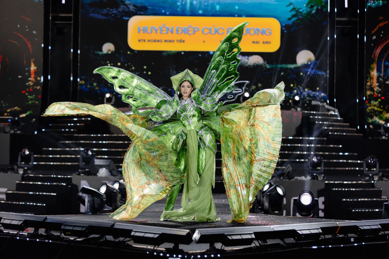COSMO CARNIVAL SHOW BY NAM A BANK MANG LINH HỒN LỄ HỘI QUỐC TẾ VỀ VIỆT NAM