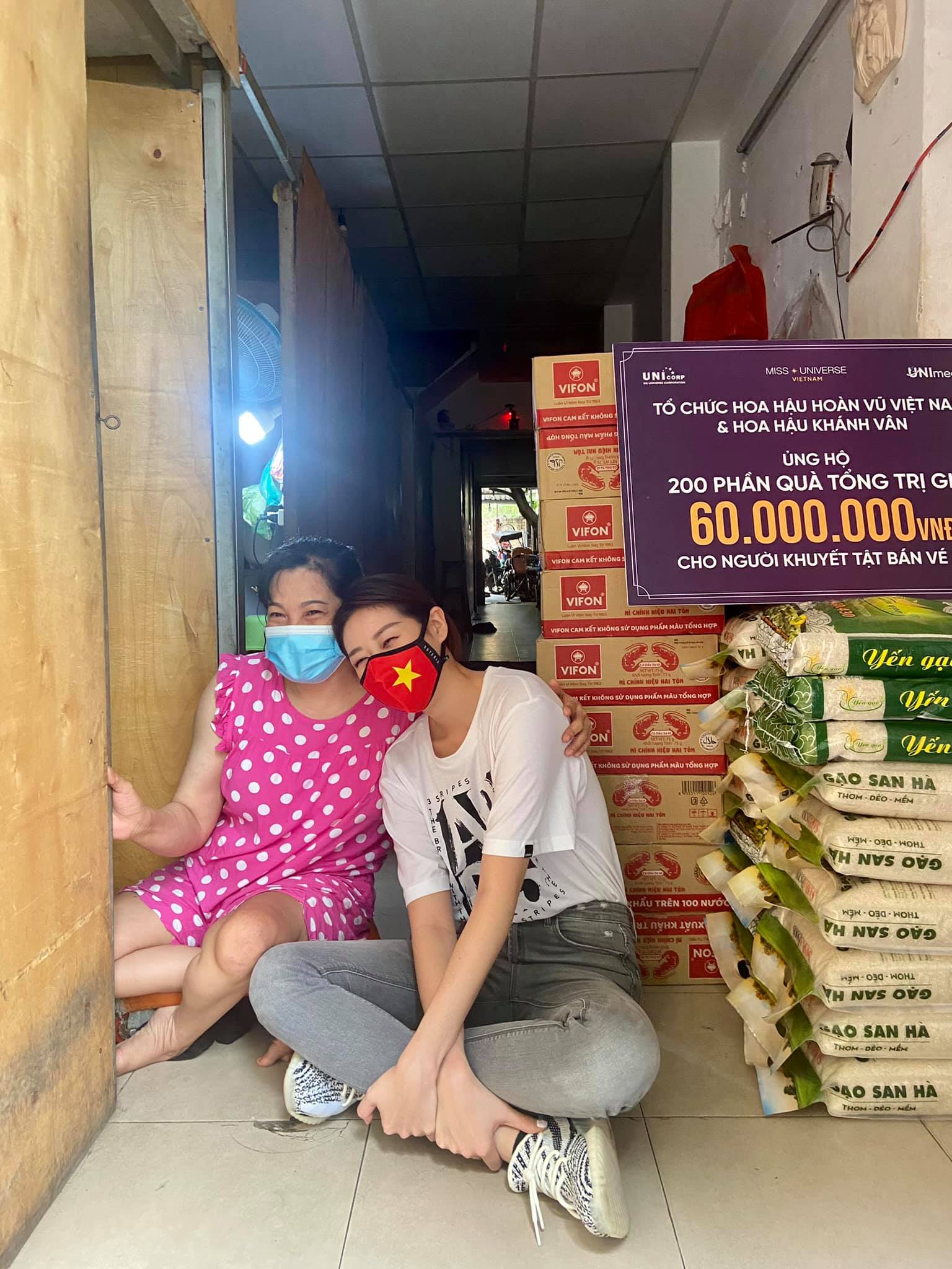 HOA HẬU KHÁNH VÂN VÀ Á HẬU KIM DUYÊN ỦNG HỘ NGƯỜI DÂN TRONG MÙA DỊCH COVID-19