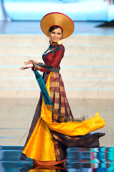 Điểm lại những tà Áo dài Việt Nam gây ấn tượng mạnh trong phần thi quốc phục tại Miss Universe