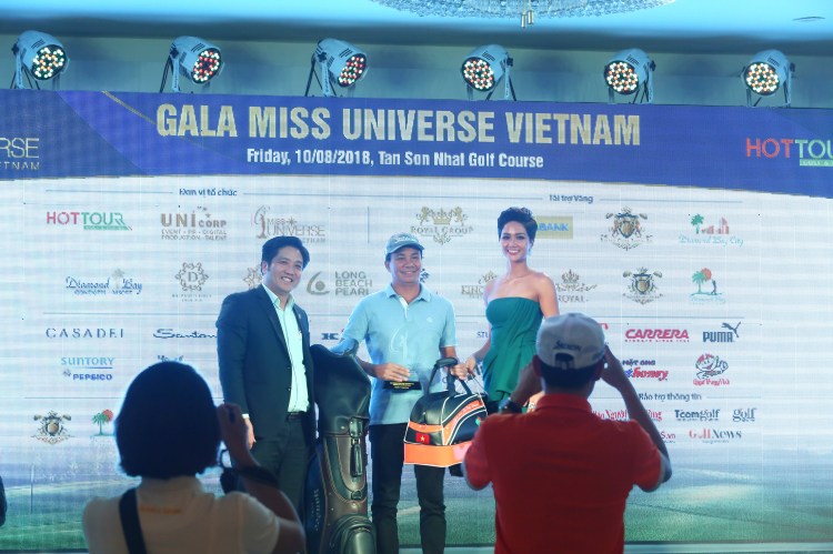 Dàn người đẹp Hoa hậu Hoàn vũ Việt Nam hội ngộ tại Gala Giải Golf từ thiện lần 8