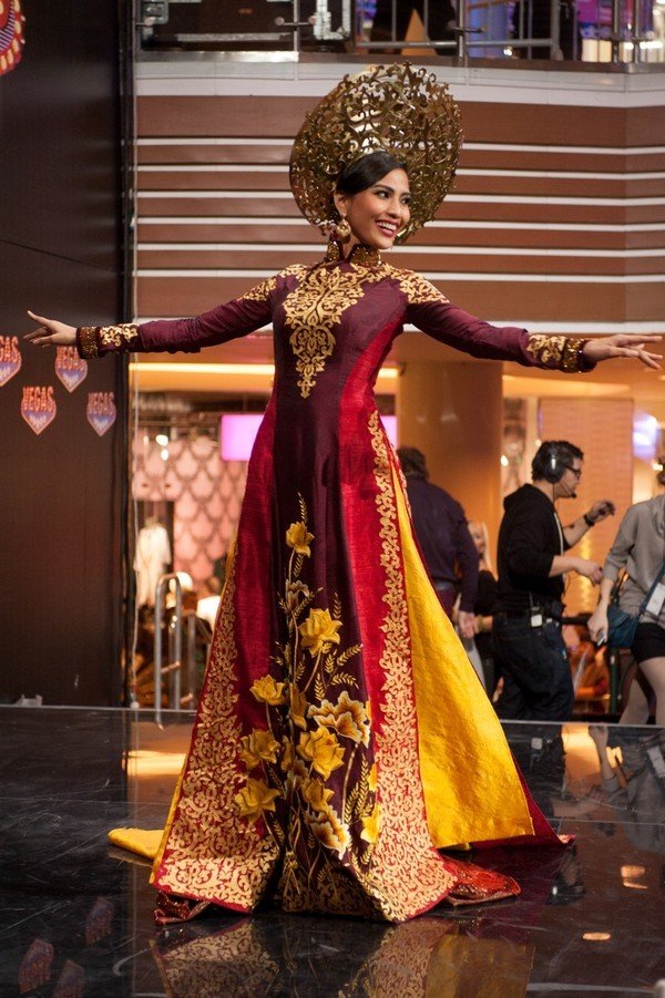 Điểm lại những tà Áo dài Việt Nam gây ấn tượng mạnh trong phần thi quốc phục tại Miss Universe