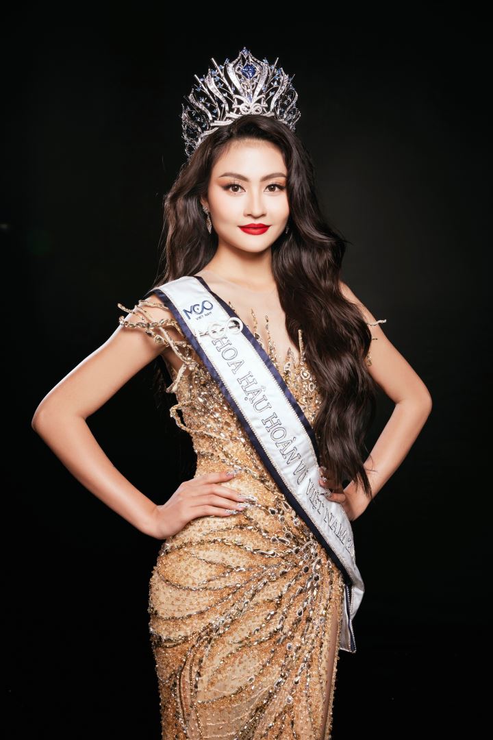 CẬN CẢNH NHAN SẮC CỦA TÂN HOA HẬU XUÂN HẠNH TRONG BỘ ẢNH PROFILE HẬU ĐĂNG QUANG HOA HẬU HOÀN VŨ VIỆT NAM - MISS COSMO VIETNAM 2023