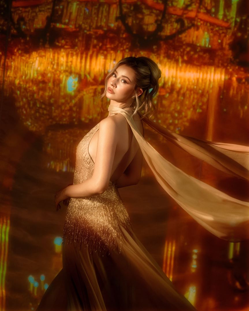 ĐƯƠNG KIM HOA HẬU HOÀN VŨ VIỆT NAM PHƯƠNG LINH VÀ MISS COSMO VIETNAM 2026 ĐỖ CẨM LY ĐÁNH DẤU MỘT NĂM ĐĂNG QUANG BẰNG BỘ ẢNH ĐẶC BIỆT