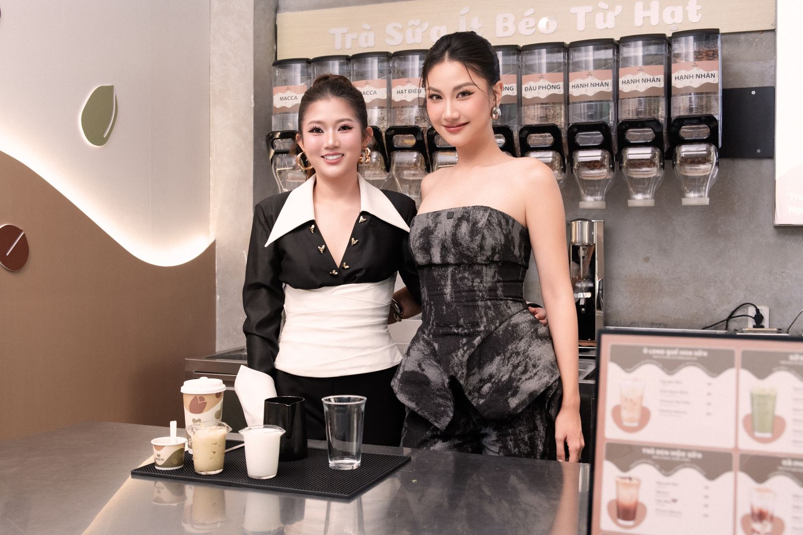 TỪNG ĐƯỢC MINH TÚ KHEN NGỢI, PHƯƠNG LINH LẠI BỊ VÕ HOÀNG YẾN NHẬN XÉT CÓ NGUY CƠ ‘OUT TOP’, ĐỨNG VỖ TAY CHO THÍ SINH KHÁC TẠI MISS COSMO 2025