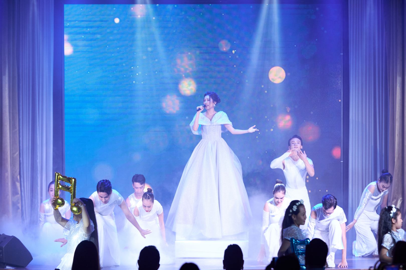 LỘ DIỆN TOP 10 NGƯỜI ĐẸP TÀI NĂNG CỦA HOA HẬU HOÀN VŨ VIỆT NAM - MISS COSMO VIETNAM 2023