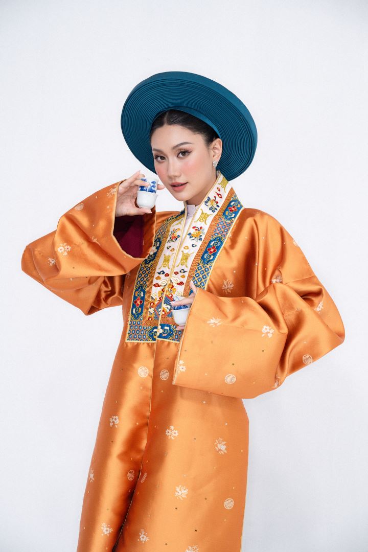 ​​HOA HẬU PHƯƠNG LINH ‘XUYÊN KHÔNG’ TRONG HÌNH HIỆU ROAD TO MISS COSMO 2025, HƯỚNG ĐẾN DẤU MỐC 100 NĂM QUỐC KHÁNH VIỆT NAM