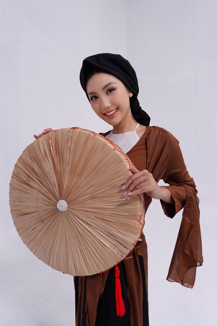 ​​HOA HẬU PHƯƠNG LINH ‘XUYÊN KHÔNG’ TRONG HÌNH HIỆU ROAD TO MISS COSMO 2025, HƯỚNG ĐẾN DẤU MỐC 100 NĂM QUỐC KHÁNH VIỆT NAM