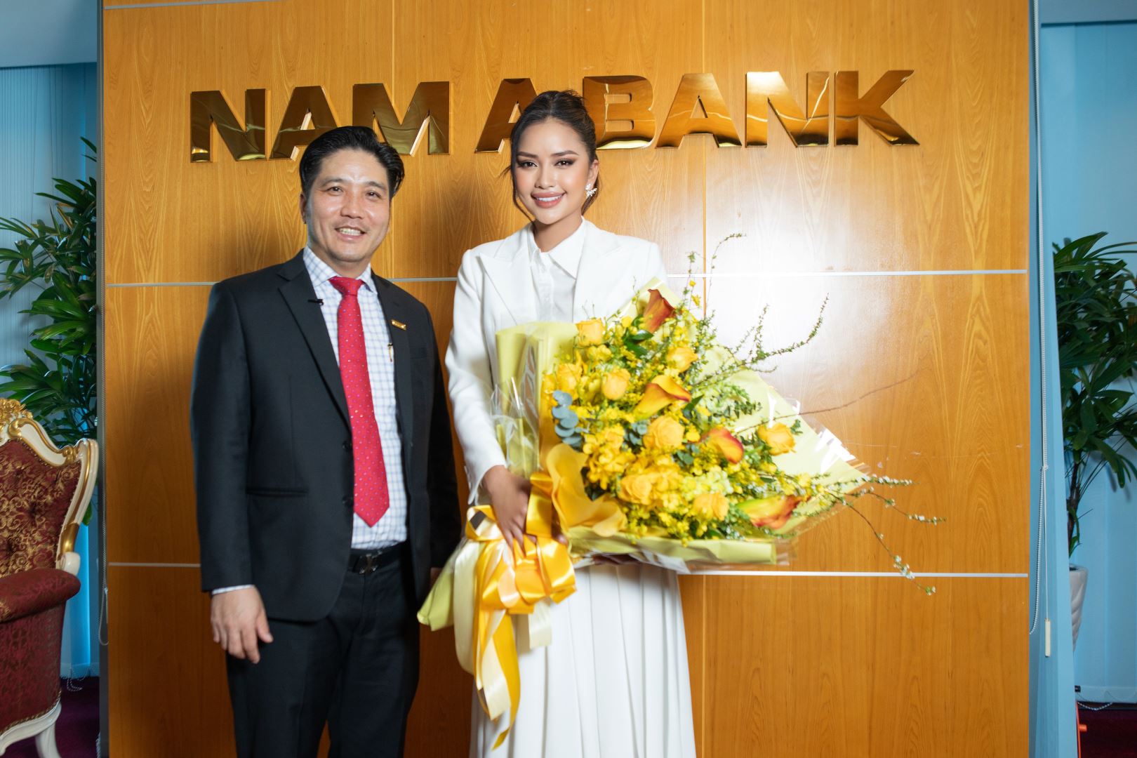 VỠ ÒA CẢM XÚC PHÚT GIÂY NGỌC CHÂU GÂY QUỸ THÀNH CÔNG TỪ NGÂN HÀNG NAM Á, HỖ TRỢ CHI PHÍ CHỮA TRỊ CHO TRẺ EM DỊ TẬT BẨM SINH
